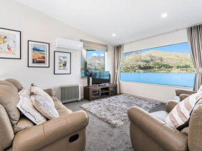 Lakefront Living at Remarkables Retreat